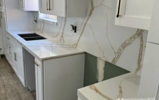 Calacatta Shining Gold Quartz 8837-2 with backsplash 5545069377454909507